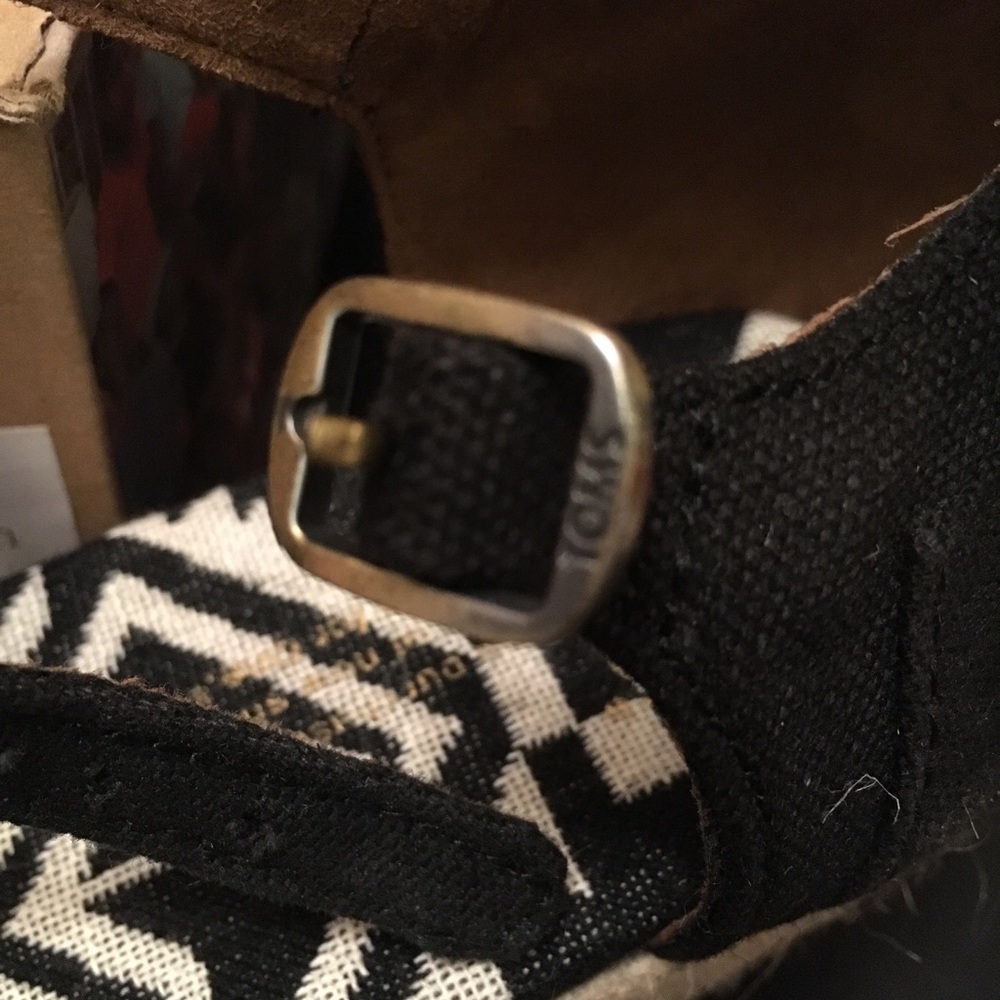 Shoes - Picture 4 of 5